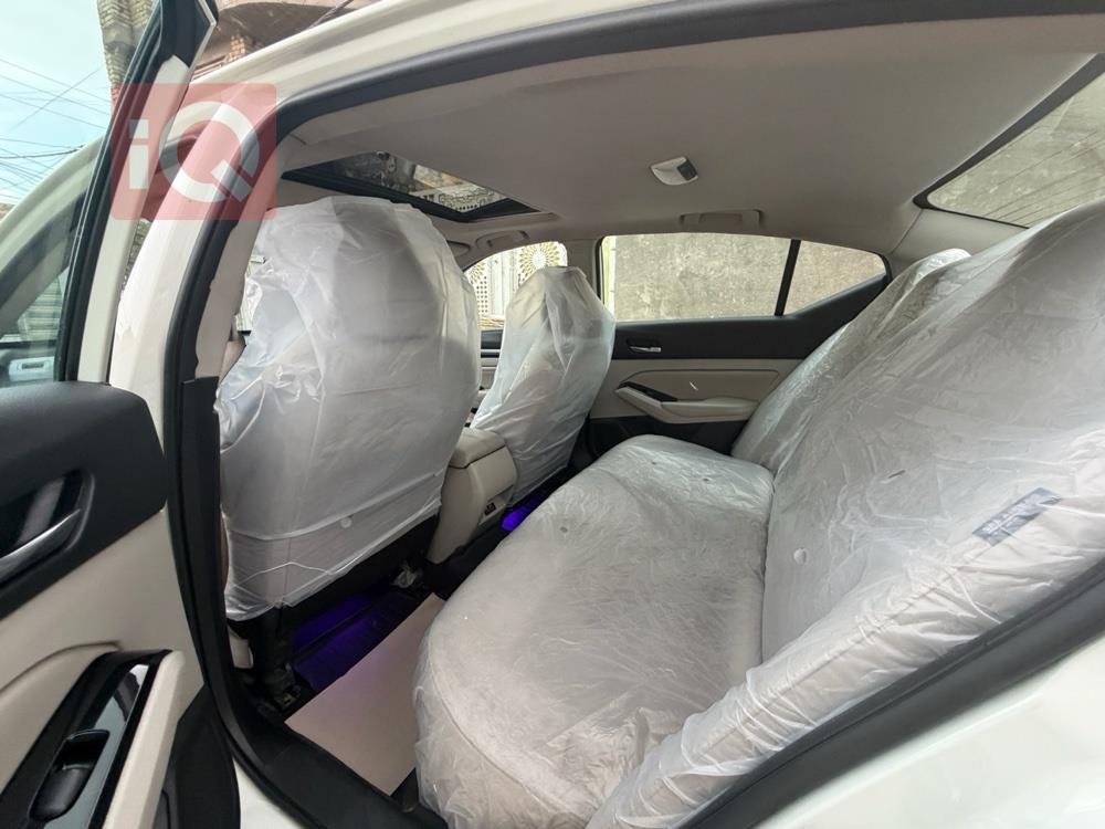 نيسان ألتيما